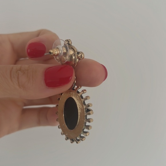 Earrings.Gorgeous - Picture 3 of 3